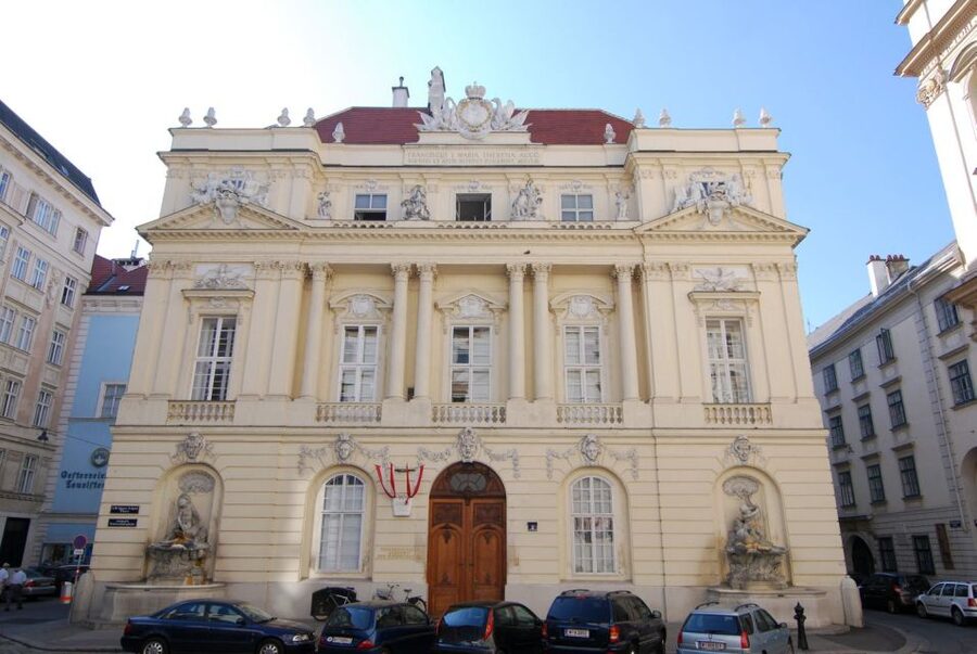 Vienna: Courtyards & Hidden Places Walking Tour - Key points to know before booking