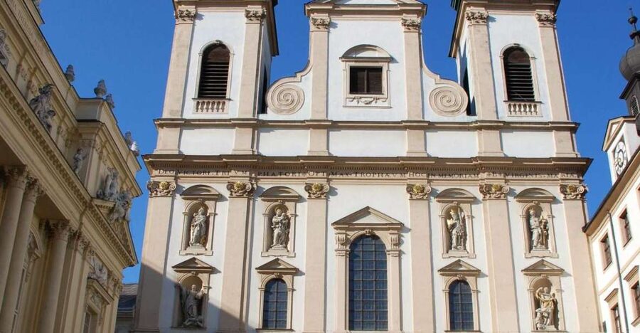 Vienna: Courtyards & Hidden Places Walking Tour - Why Vienna’s courtyards are worth two hours