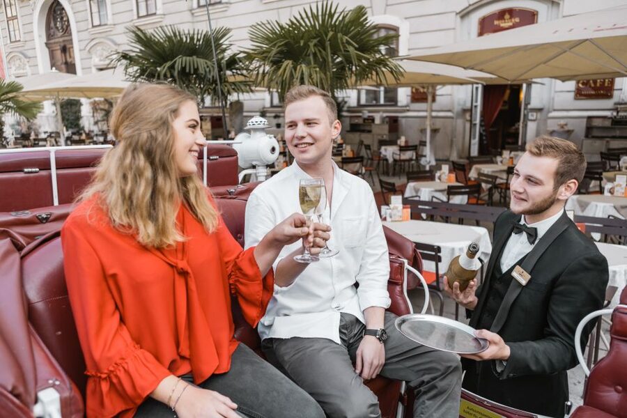 Vienna: Culinary Horse-Drawn Carriage Experience - How long should you expect to be out?