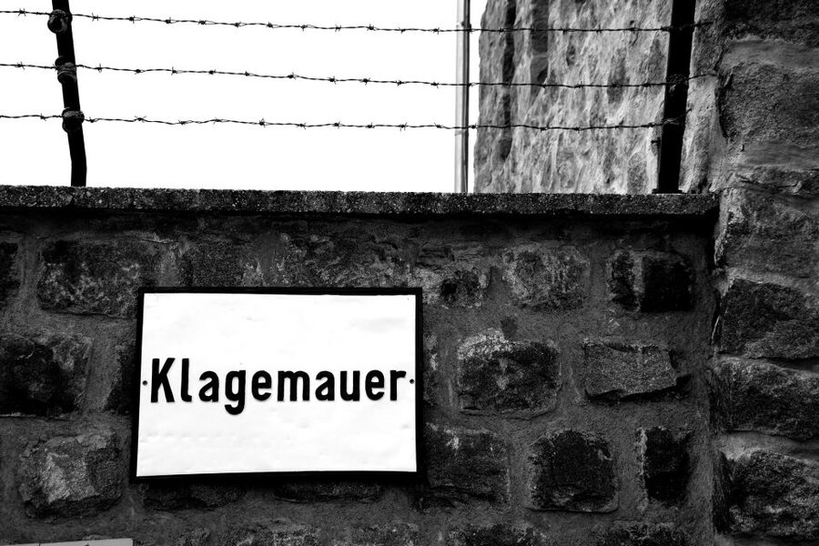 Vienna: Day Trip to Mauthausen Concentration Camp Memorial - Guided tour or audio guide?