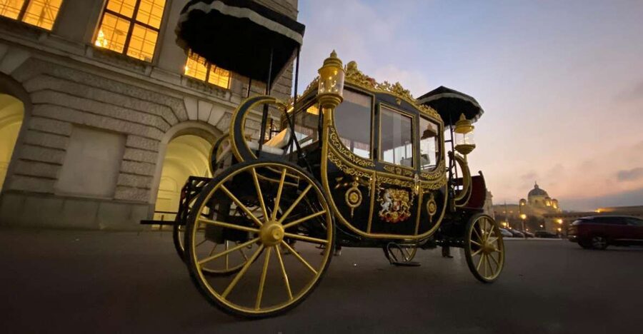 Vienna: Electric-Imperial Carriage Sightseeing Tour - Hofburg Palace and the old imperial quarter