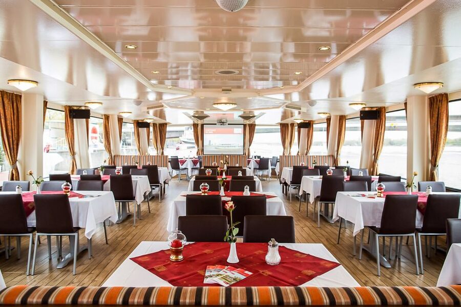 Vienna: Evening Cruise Along The Danube - Vienna Food Served Fresh Onboard