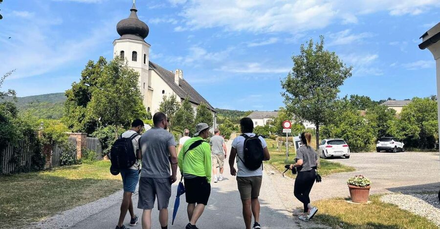 Vienna: Full-Day Vienna Woods Wine Tasting Tour - Winter route: monastic wine tradition and a gentler walk