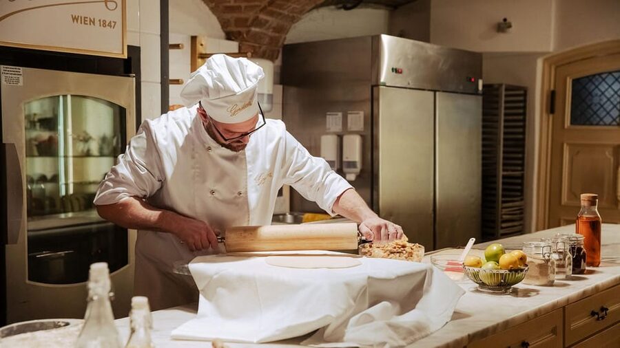 Vienna: Gerstner KuK Hofzuckerbäcker Baking Show & Tasting - Why this tiny baking show works so well
