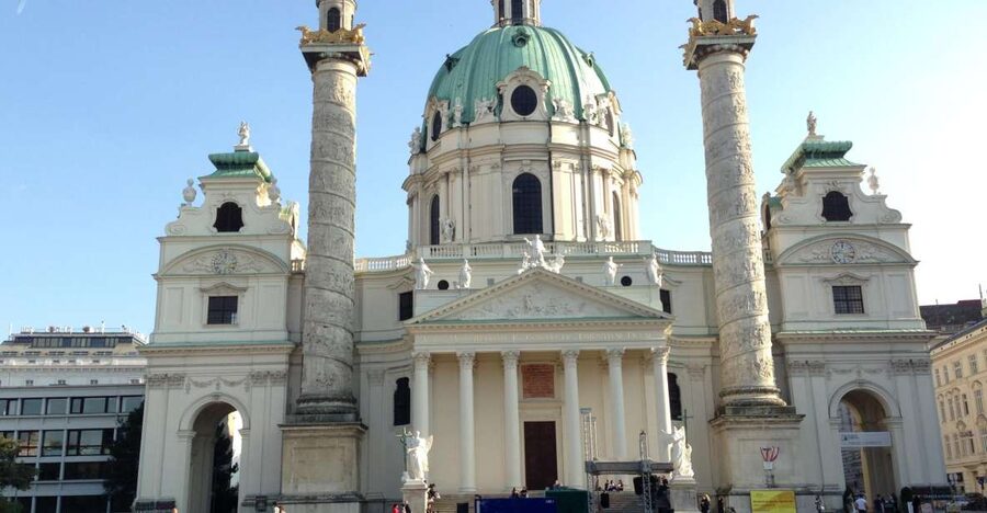 Vienna: Guided E-Bike Tour - From the Hofburg to Heldenplatz