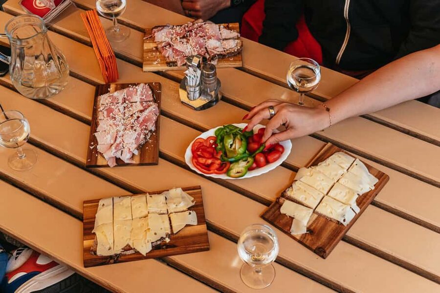 Vienna: Guided Foodie Walking Tour with Tastings and Coffee - Brunnenmarkt and the taste of local markets