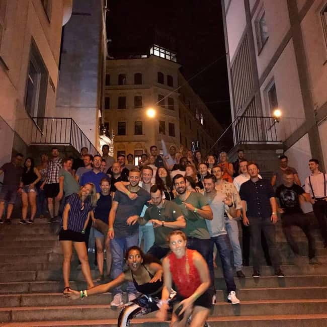 Vienna: Guided Pub Crawl with Club Entry - Kaktus Club and the most energetic bar stop