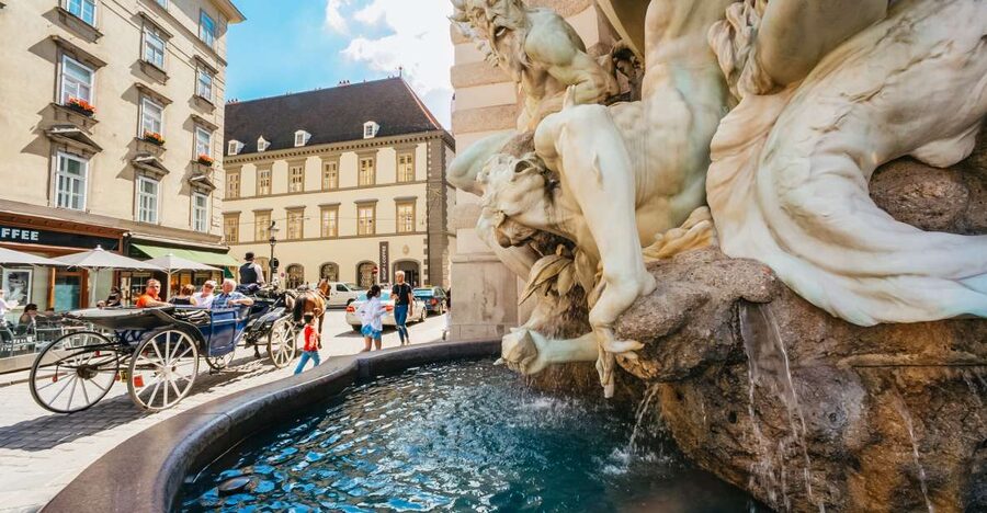 Vienna: Guided Walking Tour of City Center Highlights - The Hofburg and the Habsburg center