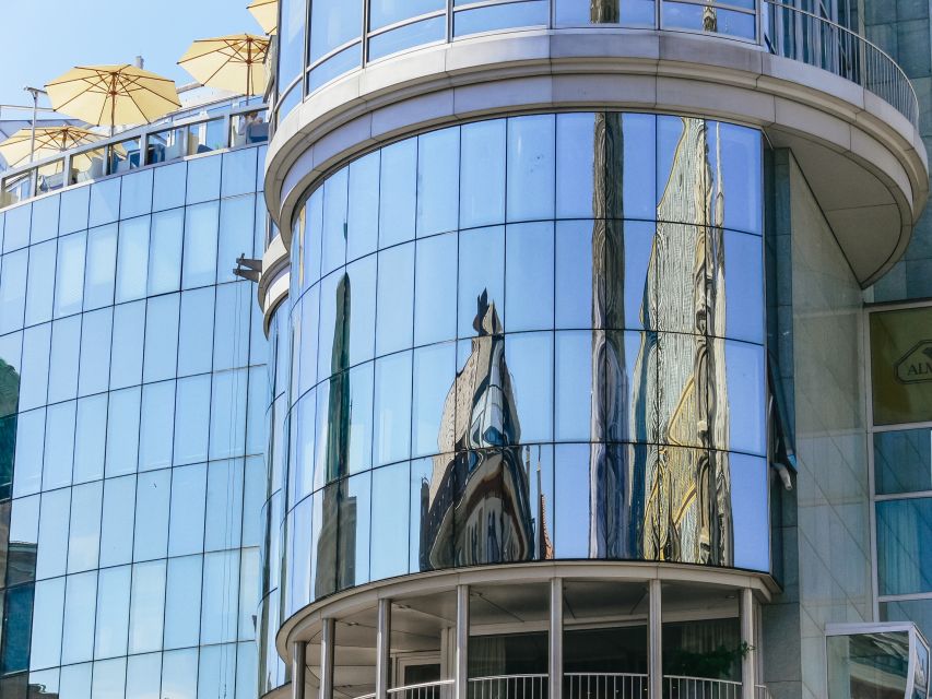 Vienna: Guided Walking Tour of City Center Highlights - Guide style and group experience