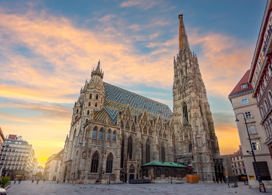 Vienna: Guided Walking Tour of City Highlights & Hidden Gems - Meeting the guide at the Leopold-Figl monument