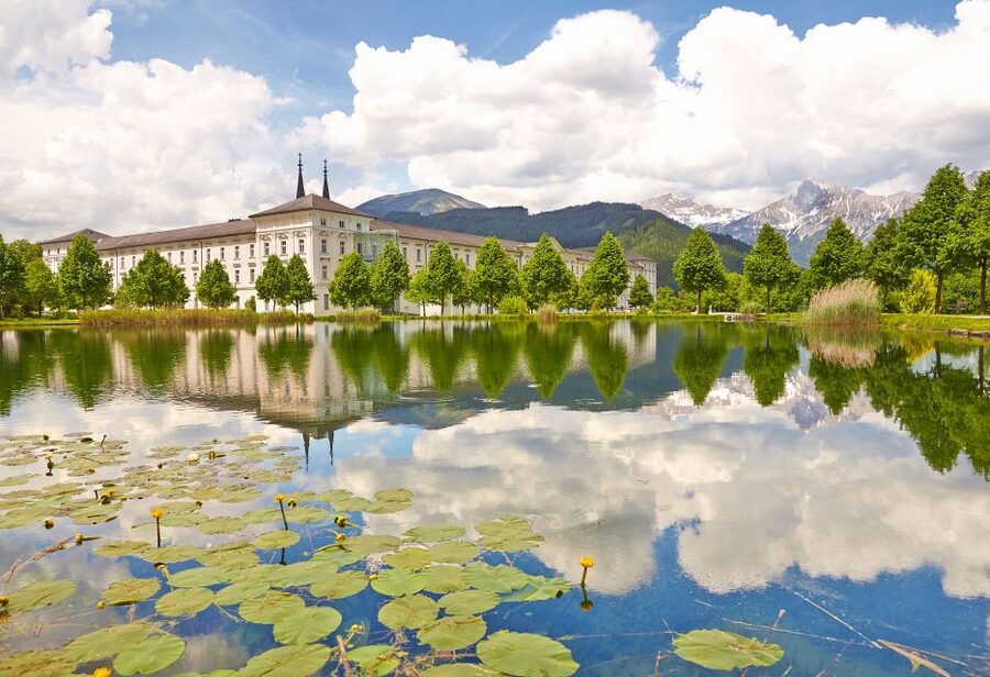 Vienna: Hallstatt & Alpine Peaks Day Trip with Admont Abbey - Who should book this Alpine excursion?