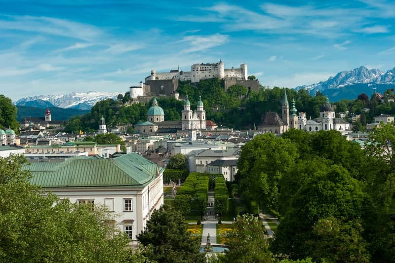 Vienna: Hallstatt, Salzburg, Melk, Alps & Lakes Day Trip - The return to Vienna