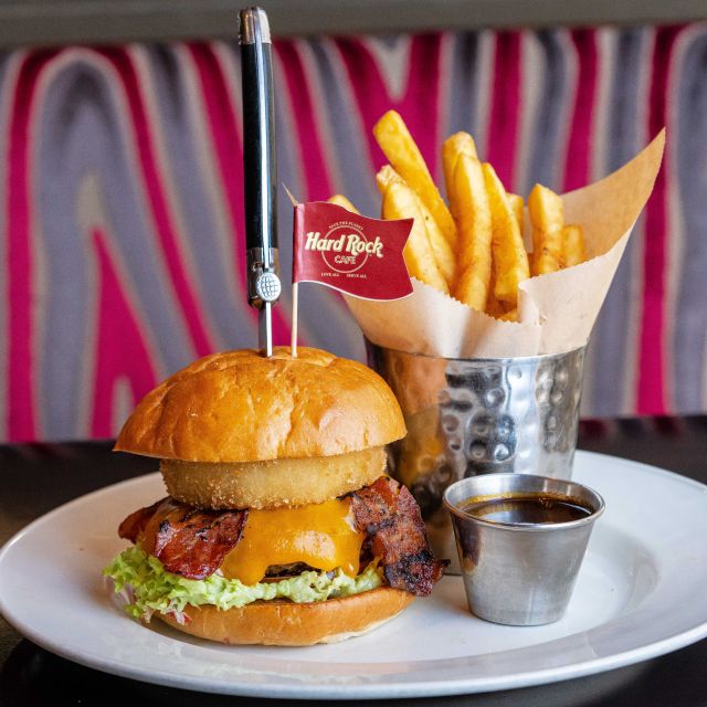 Vienna: Hard Rock Cafe with Set Menu for Lunch or Dinner - When priority seating earns its keep