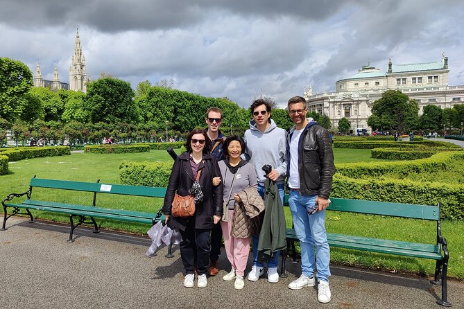 Vienna Highlight Tour - yue walk - Stallburg and the Lipizzaner tradition
