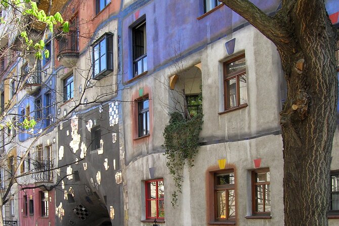 Vienna Highlights Self guided scavenger hunt and Walking Tour - Turning Vienna sightseeing into a city game