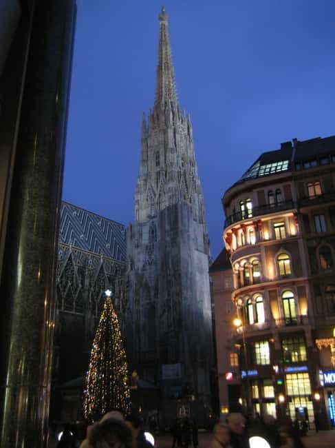 Vienna: History Highlight Walking Tour - Heroes’ Square and the Imperial Treasury