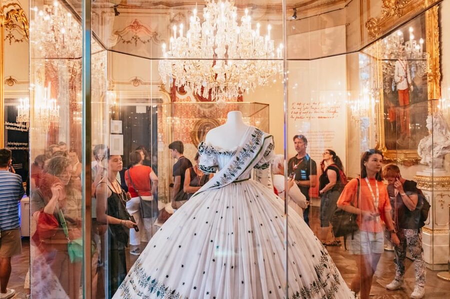 Vienna: Hofburg and Empress Sisi Museum Guided Tour - Who should book this Hofburg tour