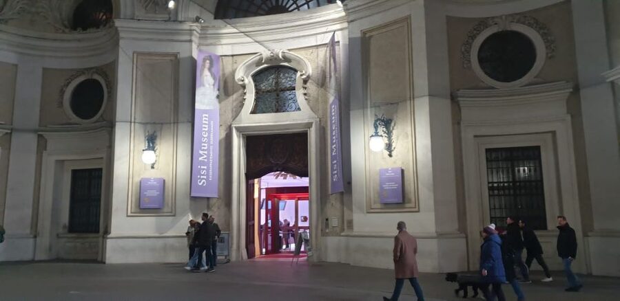Vienna: Hofburg Palace and Principessa Sissi Tour - Key points to know before booking