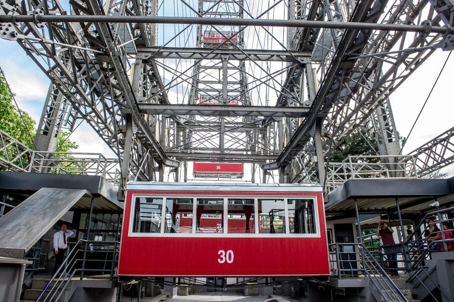Vienna: Hop-on Hop-off, Ferris Wheel, and River Cruise - What the audio guide adds