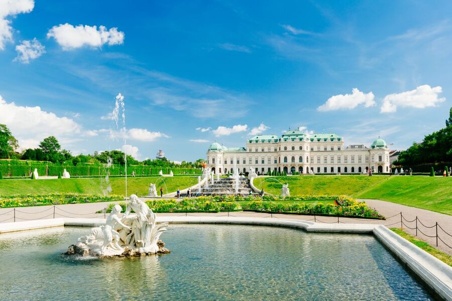 Vienna: Hop-On Hop-Off Sightseeing Bus Tour in 19 Languages - The Green Route to Grinzing and Cobenzl