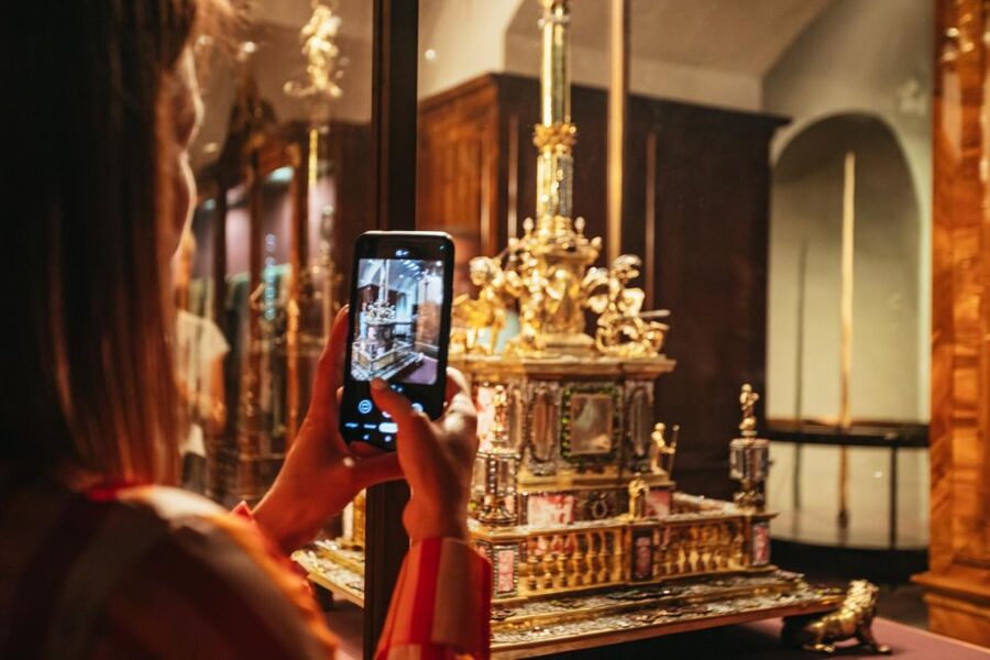 Vienna: Imperial Treasury in the Hofburg Palace - Self-guided visit or guide