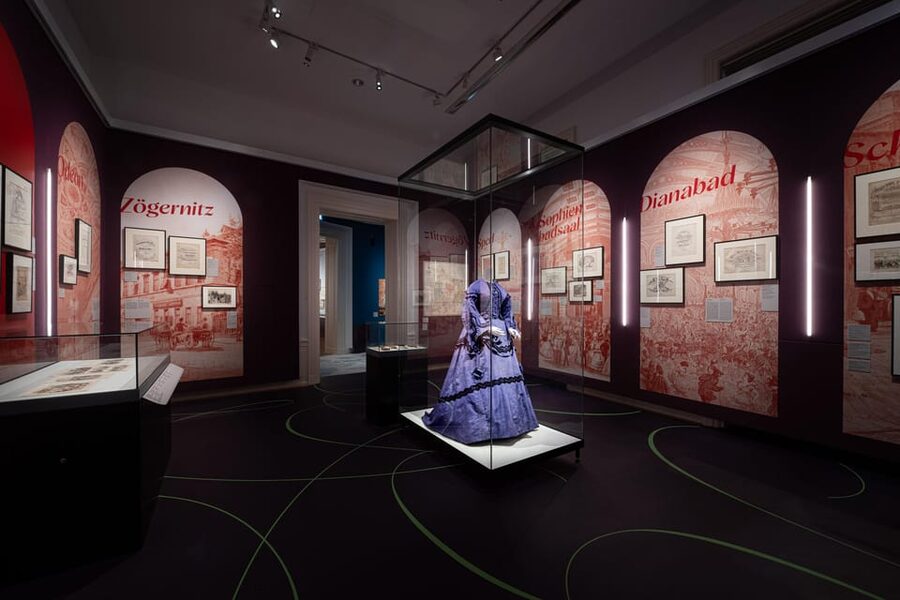 Vienna: Johann Strauss 200th birthday anniversary exhibition - How much time should you allow?