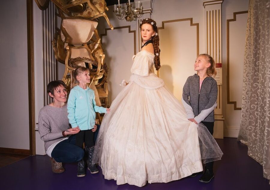 Vienna: Madame Tussauds Admission Ticket - The celebrity scenes are the main event