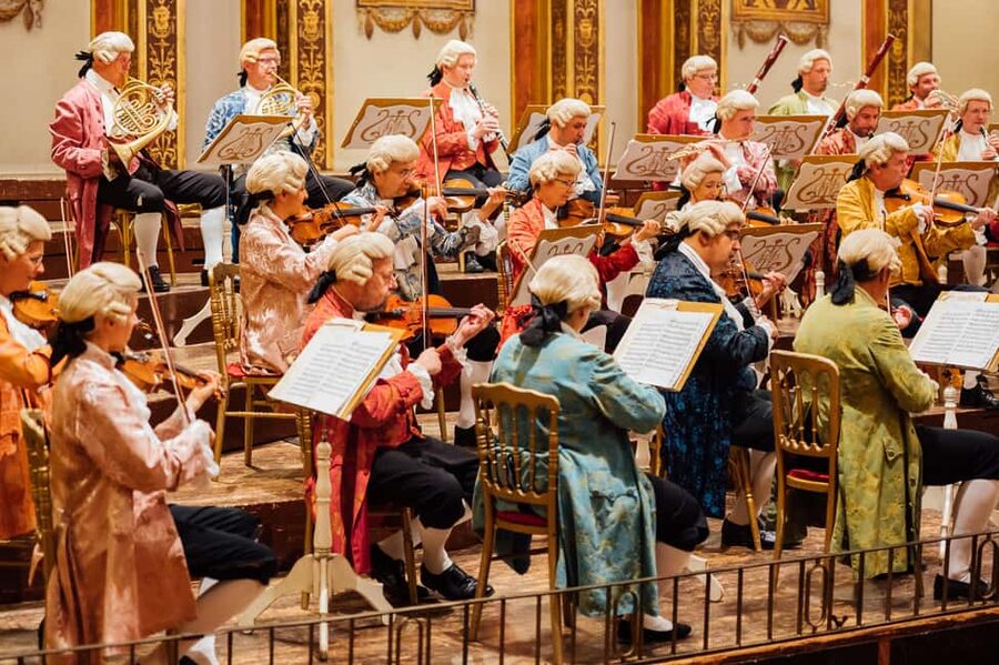 Vienna: Mozart Concert at the Golden Hall - Arriving at the Musikverein