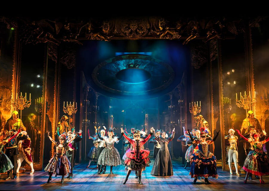 Vienna: Musical Tickets THE PHANTOM OF THE OPERA - Settling into reserved seating