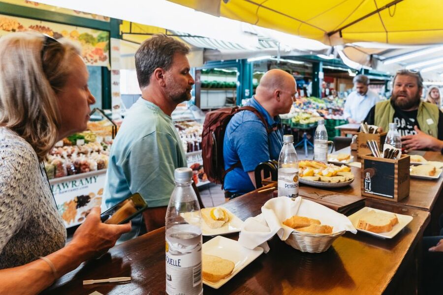 Vienna: Naschmarkt Food Tasting Tour - Why the small group matters at the market