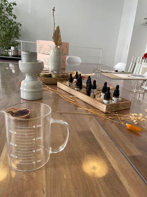 Vienna: Natural soy wax candles Workshop - Dried Flowers Add the Finishing Touch