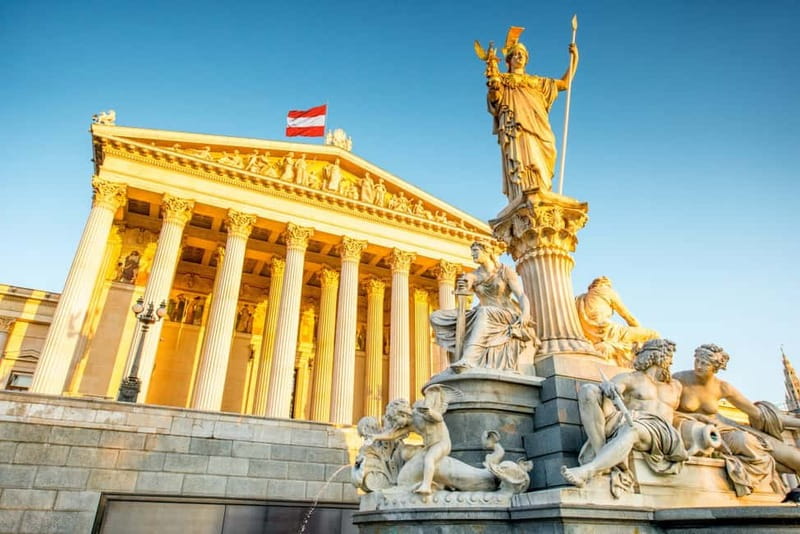 Vienna: Old Town Highlights Private or Group Walking Tour - What this Vienna walk is really designed to do
