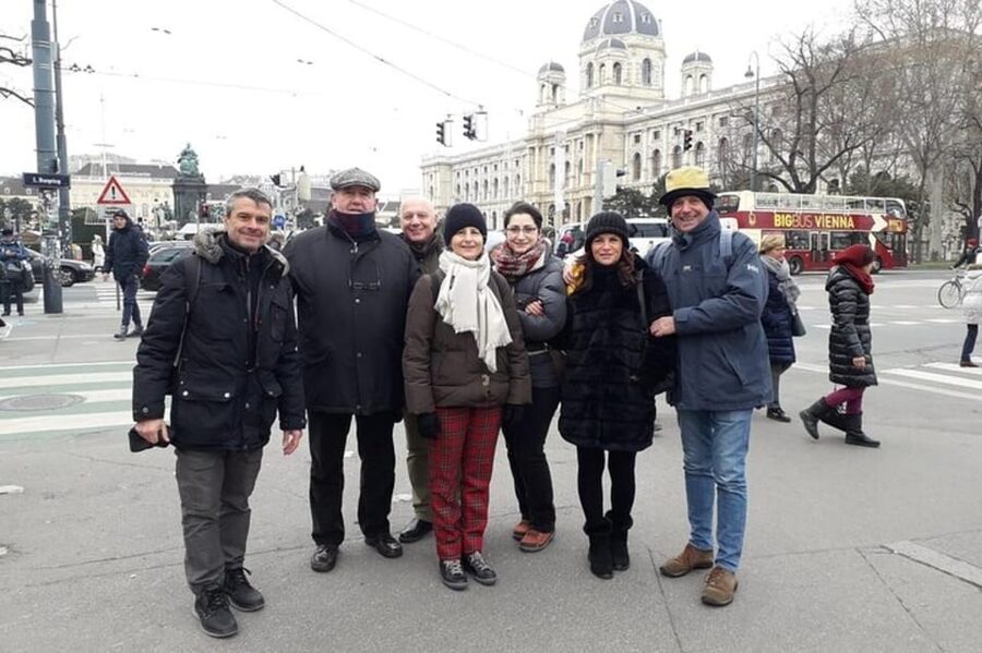 Vienna: Old Town Walking Tour with a Local Guide - What the two-hour pace feels like