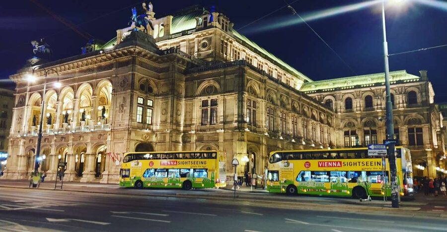 Vienna: Panoramic Night Tour by Bus - Parliament, Burgtheater, and Rathausplatz