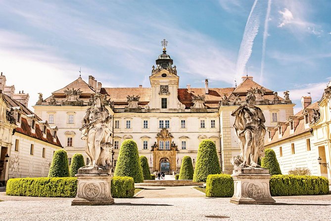 Vienna-Prague One-Way Sightseeing Tour Bus - Who will appreciate this route most