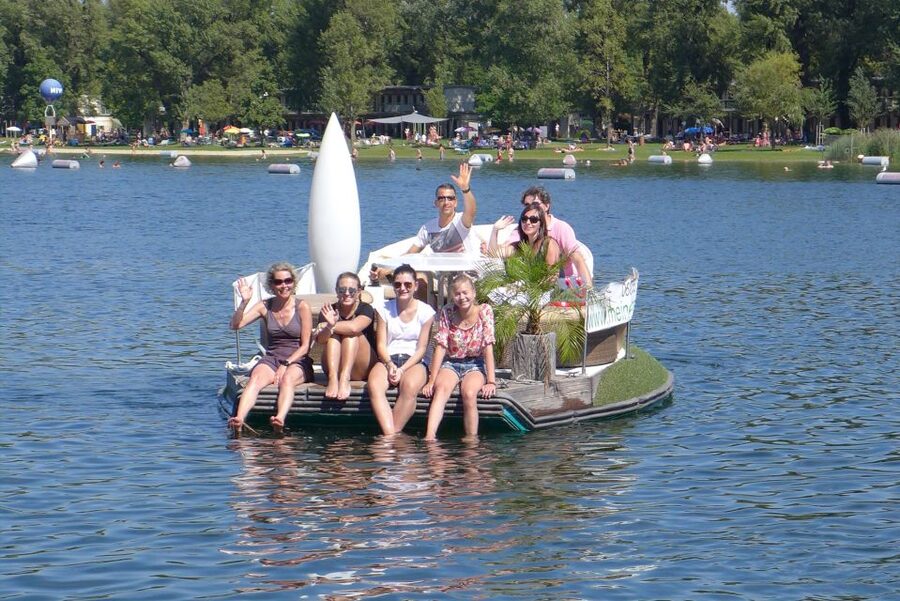 Vienna: Private Floating Island E-Boat Rental on Danube - Meeting your host and getting ready