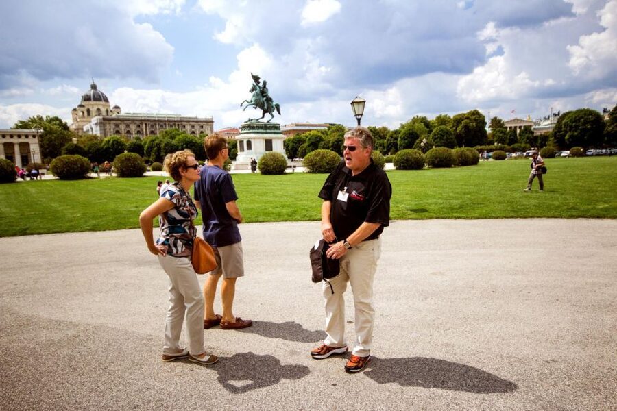Vienna: Private Guided Walking Tour - The Hofburg, Sisi, and Heldenplatz