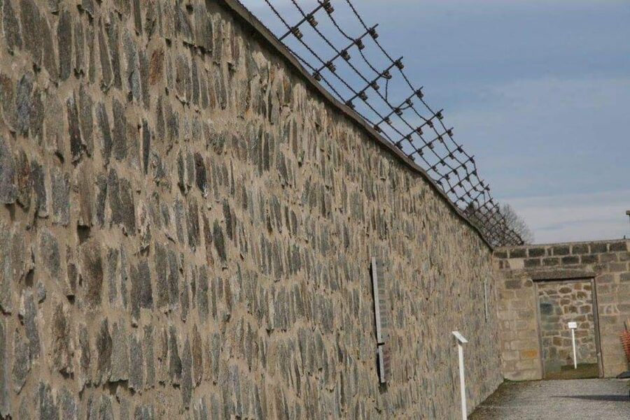 Vienna: Private Tour Mauthausen and Linz - Mauthausen Memorial, two hours at a difficult place
