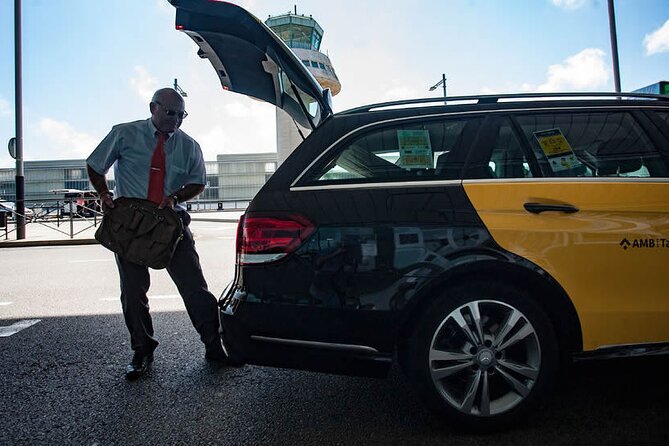 Vienna Private Transfer from Vienna Airport to City centre - Finding your driver in the arrivals lounge