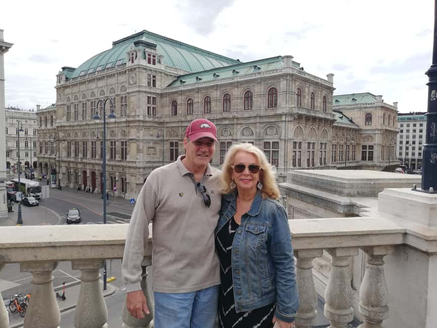 Vienna: Private Walking Tour with a Local Guide - Meeting your guide and getting your bearings