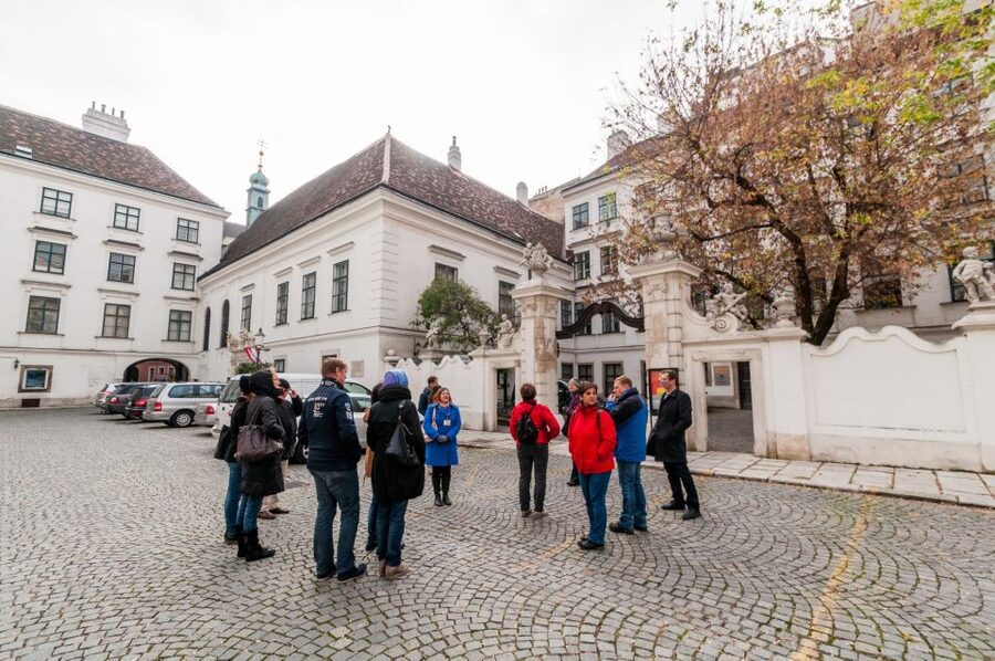 Vienna: Romantic Old Town 2-Hour Discovery Tour - Key points at a glance