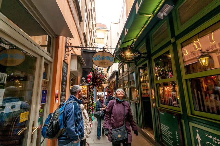 Vienna: Romantic Old Town 2-Hour Discovery Tour - Finding the Greek Quarter beside the Danube