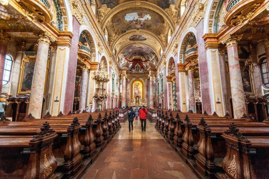 Vienna: Romantic Old Town 2-Hour Discovery Tour - How the private format affects value