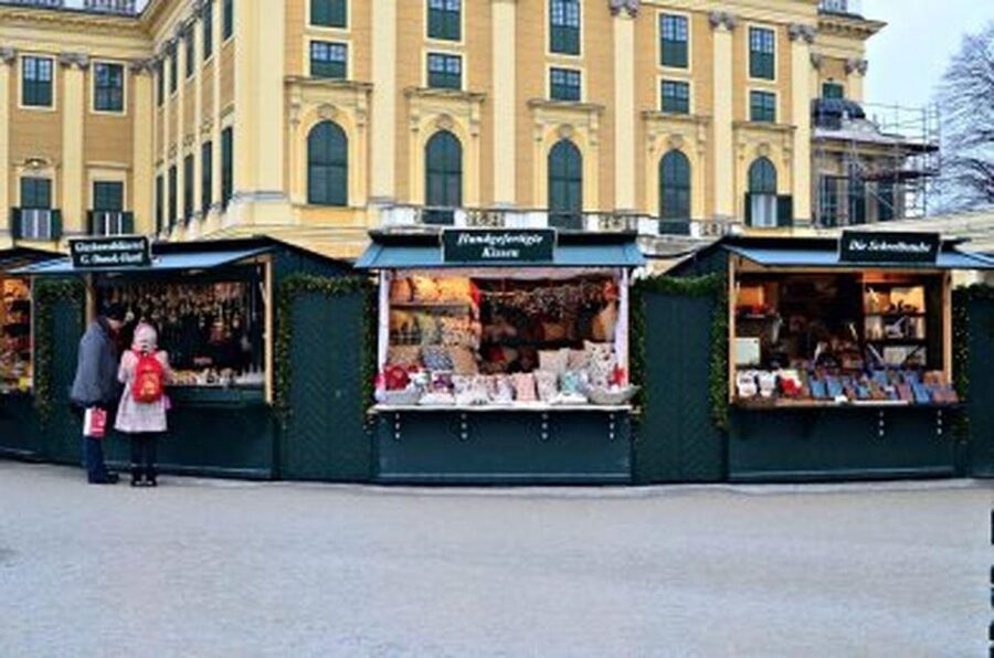 Vienna: Schönbrunn Palace & Christmas Market Walking Tour - Key points to know before booking
