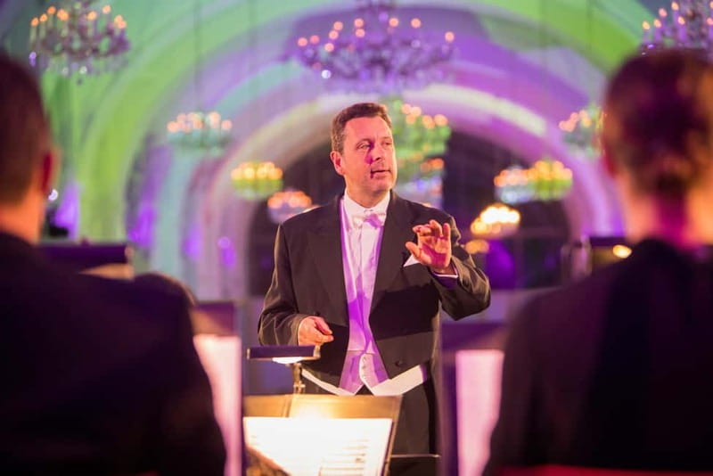 Vienna: Schönbrunn Palace Evening Tour, Dinner and Concert - Starting at Schönbrunn after closing time