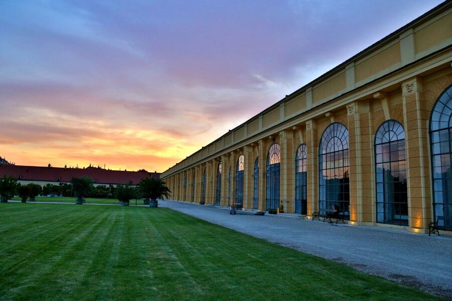 Vienna: Schönbrunn Palace Evening Tour, Dinner and Concert - Choosing between Category A and VIP seating