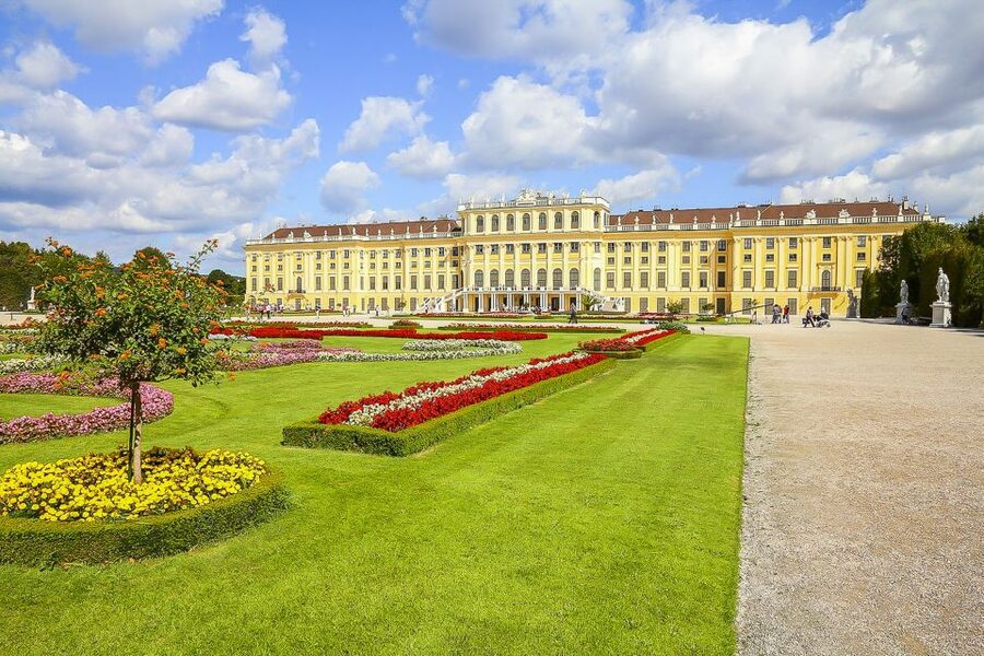 Vienna: Schönbrunn Palace & Gardens Skip-the-Line Tour - Why Schönbrunn deserves a guided visit