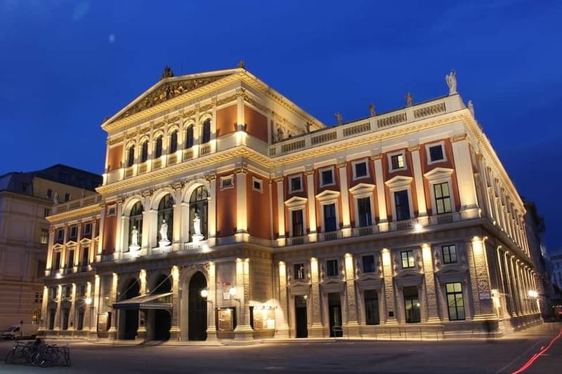 Vienna: Sightseeing Tour in an 8 seats electric classic car - Weather, comfort, and seating