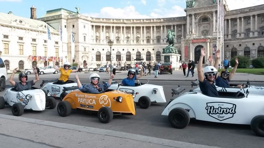 Vienna: Sightseeing Tour in Hotrod - Hofburg Palace and the Heroes’ Square photo stop