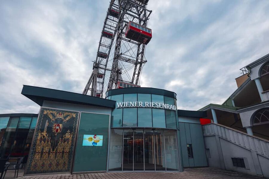 Vienna: Skip-the-cashier-desk-line Giant Ferris Wheel Ride - What skip-the-cashier access really saves you